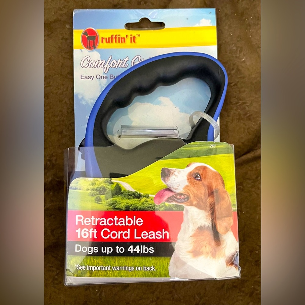 Ruffin’ It Retractable 16 Foot Cord Leash